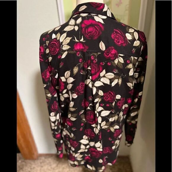 EUC Rock & Republic Adjustable Long Sleeved Button Down Top Size Medium #96 - Picture 3 of 6